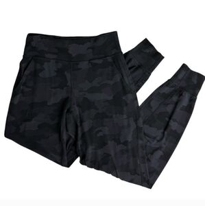 NWOT !!  🍋 LULULEMON 🍋 Align  Jogger  Black camo  Size 8